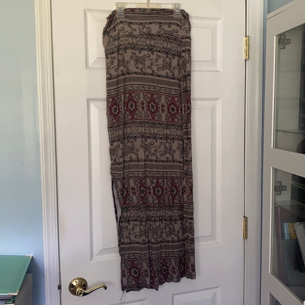 Rue21 patterned maxi skirt. Size medium.
